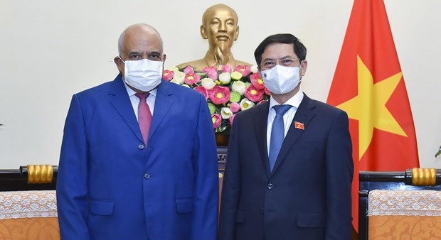Foreign Minister receives new Cuban Ambassador